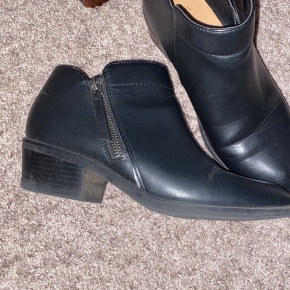 Black booties size 6W Time and true memory foam - Picture 5 of 5